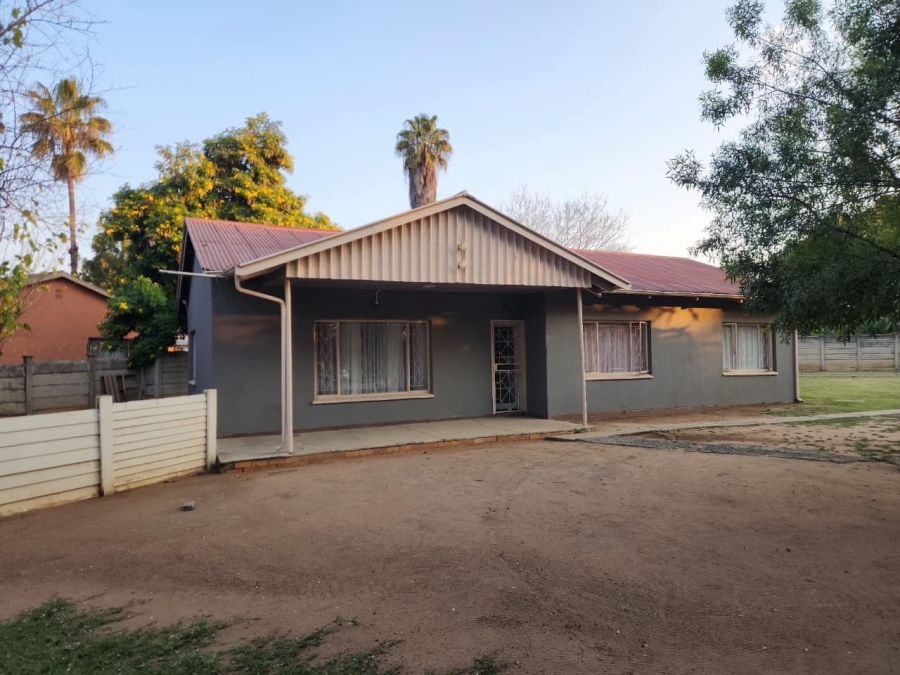 3 Bedroom Property for Sale in Oos Einde North West